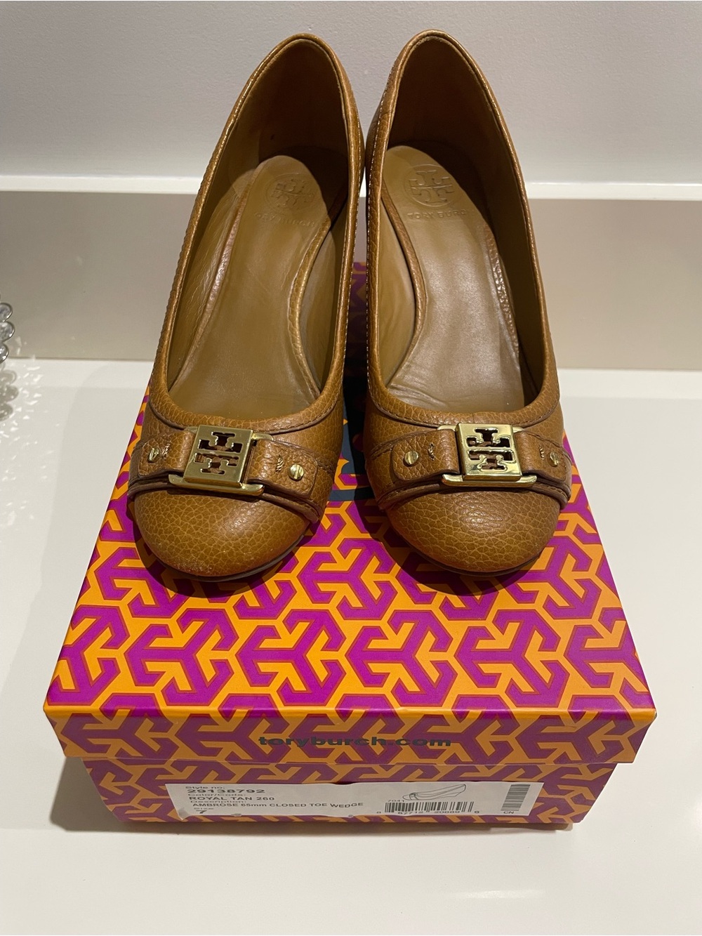 Tory Burch Tan Brown Leather Wedge Pumps with Gold Logo size 7